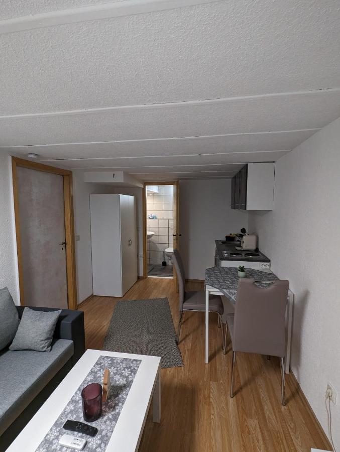 Direkt An Der S-Bahn Gelegenes Gemutliches Souterrain Apartment Mit Privatem Zugang Troisdorf Exterior foto